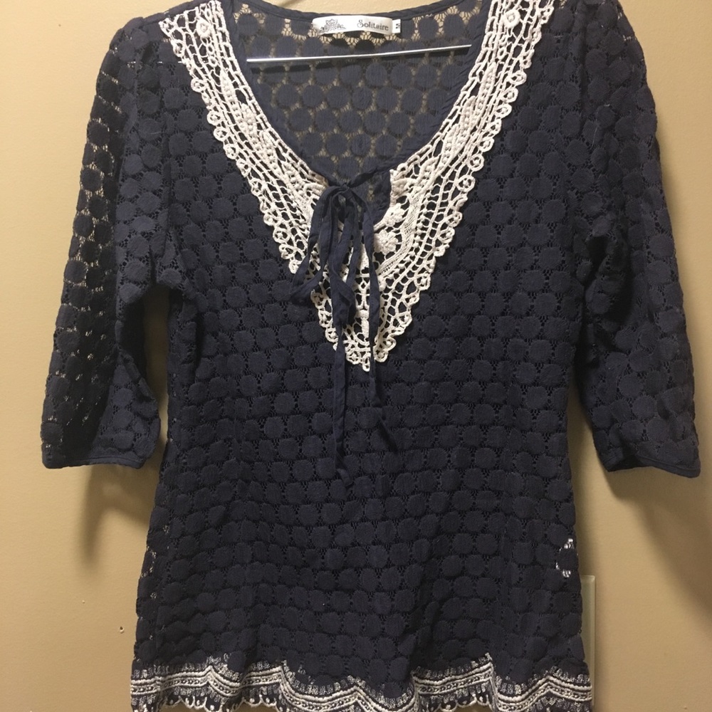 Solitaire blue circle lace top